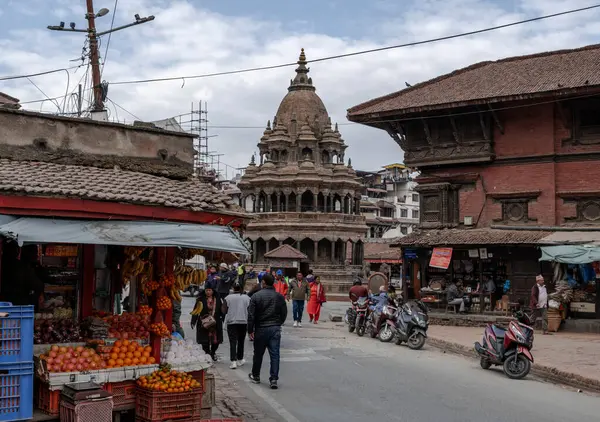 Patan ya da Lalitpur dünyanın en ilginç şehirlerinden biridir ve çok sayıda cazibesi vardır. Nepal.