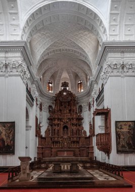 St. Cajetan Kilisesi hayatta kalan tek kubbe ve Goa 'daki en resimli kilisedir..