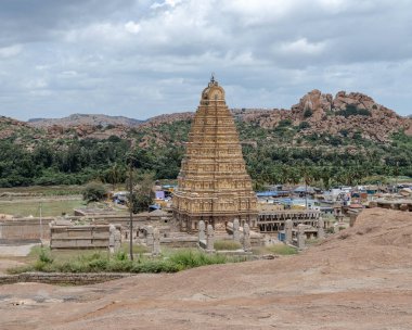 Hampi - Hindistan 'ın kalbinde büyük bir imparatorluğun kalıntıları.