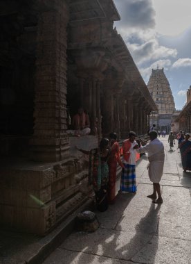 Virupaksha Tapınağı bir hac yeridir. Hampi. Hindistan.