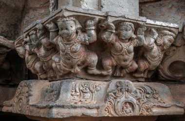 Kashivisweshvara Tapınağı ya da Kashi Vishwanatha Tapınağı Lakkundi, Karnataka, Hindistan.