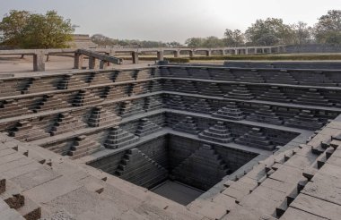 Hindistan, Hampi 'de Basamaklı Tank.