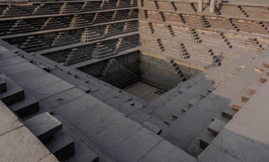 Hindistan, Hampi 'de Basamaklı Tank.