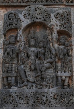 Hindistan Belur 'daki Hoysala tapınaklarının karmaşık oyma ve heykelleri.