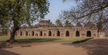 Hampi 'deki fil ahırı. Hindistan.