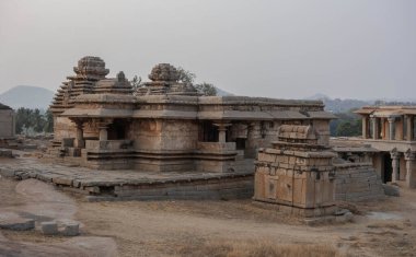Hampi - Hindistan 'ın kalbinde büyük bir imparatorluğun kalıntıları.