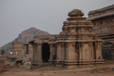 Hampi - Hindistan 'ın kalbinde büyük bir imparatorluğun kalıntıları.