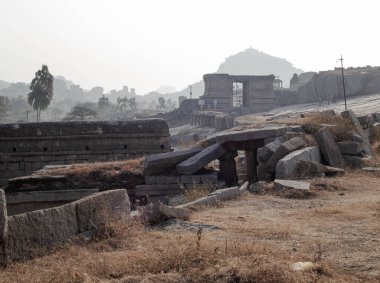 Hampi - Hindistan 'ın kalbinde büyük bir imparatorluğun kalıntıları.