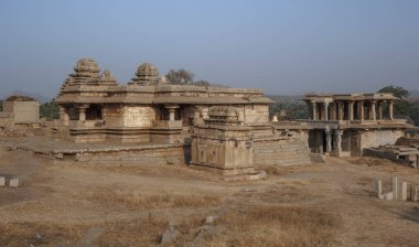 Hampi - Hindistan 'ın kalbinde büyük bir imparatorluğun kalıntıları.