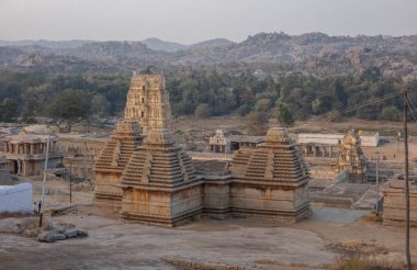 Hampi - Hindistan 'ın kalbinde büyük bir imparatorluğun kalıntıları.