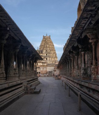 Hampi - Hindistan 'ın kalbinde büyük bir imparatorluğun kalıntıları.