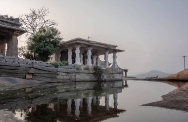 Hampi - Hindistan 'ın kalbinde büyük bir imparatorluğun kalıntıları.