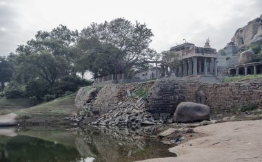 Hampi - Hindistan 'ın kalbinde büyük bir imparatorluğun kalıntıları.