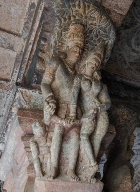 Badami Mağara Tapınakları, küçük Badami kasabası yakınlarındaki dört mağara tapınağından oluşan bir kompleks. Karnataka. Hindistan.