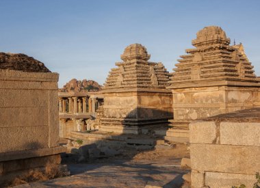 Hampi - Hindistan 'ın kalbinde büyük bir imparatorluğun kalıntıları.