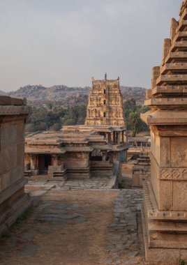 Hampi - Hindistan 'ın kalbinde büyük bir imparatorluğun kalıntıları.