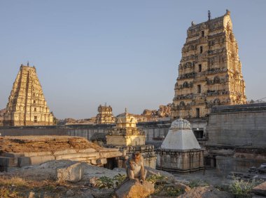 Hampi - Hindistan 'ın kalbinde büyük bir imparatorluğun kalıntıları.
