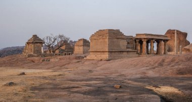 Hampi - Hindistan 'ın kalbinde büyük bir imparatorluğun kalıntıları.