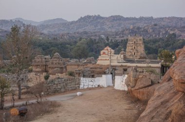 Hampi - Hindistan 'ın kalbinde büyük bir imparatorluğun kalıntıları.