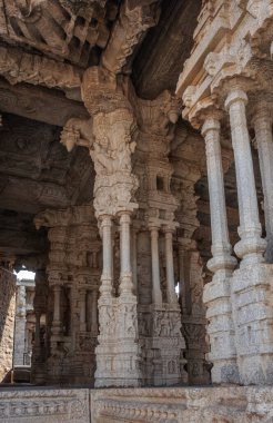 Hampi - Hindistan 'ın kalbinde büyük bir imparatorluğun kalıntıları.