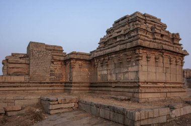 Hampi - Hindistan 'ın kalbinde büyük bir imparatorluğun kalıntıları.