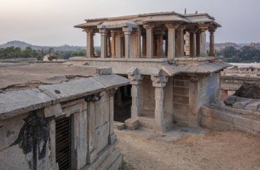 Hampi - Hindistan 'ın kalbinde büyük bir imparatorluğun kalıntıları.