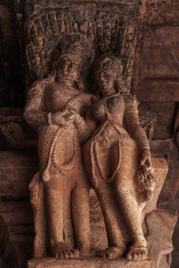 Badami mağara tapınakları dört Hindu 'dan oluşuyor, Jain ve küçük Badami kasabası yakınlarındaki Budist mağara tapınakları. Hindistan.