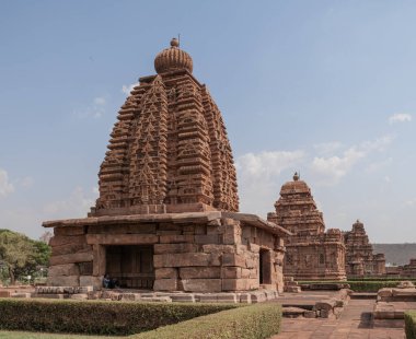 Pattadakal, Hindistan 'ın Karnataka kentinde 7. ve 8. yüzyıllara dayanan Hindu ve Jain tapınakları kompleksi..