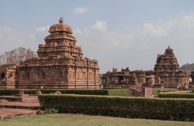 Pattadakal, Hindistan 'ın Karnataka kentinde 7. ve 8. yüzyıllara dayanan Hindu ve Jain tapınakları kompleksi..