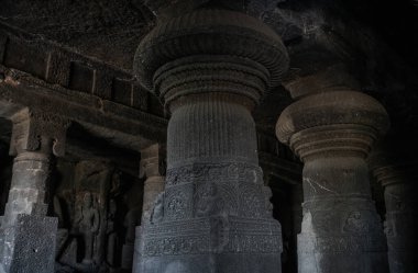Ellora Mağaraları: Eşsiz Tapınak Kompleksi. Maharashtra. Hindistan.
