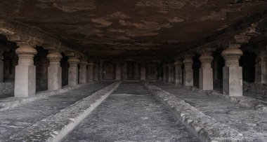 Ellora Mağaraları: Eşsiz Tapınak Kompleksi. Maharashtra. Hindistan.