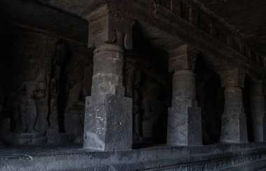 Ellora Mağaraları: Eşsiz Tapınak Kompleksi. Maharashtra. Hindistan.