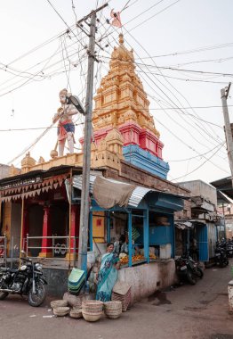 Badami, Hindistan 'ın Karnataka eyaletinde yer alan bir şehirdir..