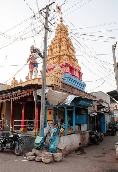 Badami, Hindistan 'ın Karnataka eyaletinde yer alan bir şehirdir..