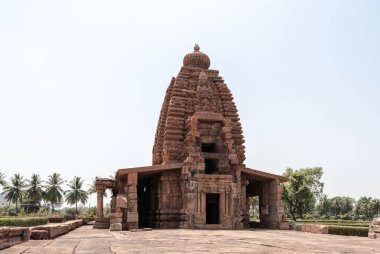 Pattadakal antik bir tapınak şehridir, antik Hindu mimarisinin seçkin örneklerinden biridir. Hindistan.