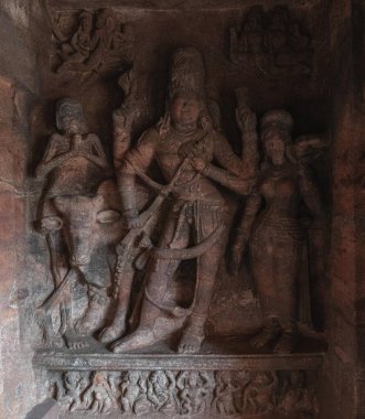 Badami Mağaraları Hindistan 'ın Karnataka eyaletinde eşsiz bir mimari komplekstir..