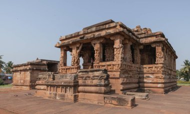 Durga Tapınağı Aihole, Karnataka, Hindistan 'da 8. yüzyılın başlarında bir Hindu tapınağıdır..