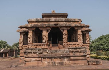 Durga Tapınağı Aihole, Karnataka, Hindistan 'da 8. yüzyılın başlarında bir Hindu tapınağıdır..