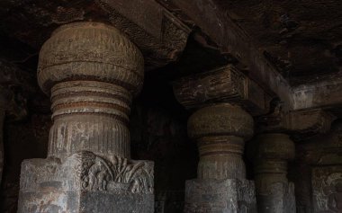 Ellora Mağaraları: Eşsiz Tapınak Kompleksi. Maharashtra. Hindistan.