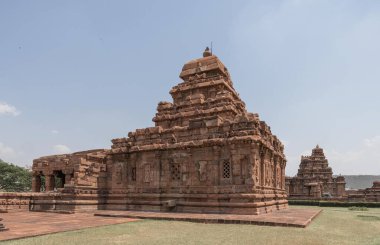 Pattadakal antik bir tapınak şehridir, antik Hindu mimarisinin seçkin örneklerinden biridir. Hindistan.