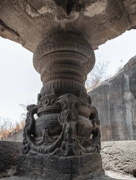 Ellora Mağaraları: Eşsiz Tapınak Kompleksi. Maharashtra. Hindistan.