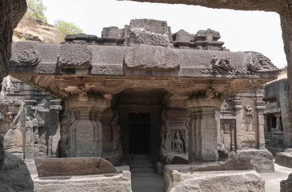 Ellora Mağaraları: Eşsiz Tapınak Kompleksi. Maharashtra. Hindistan.