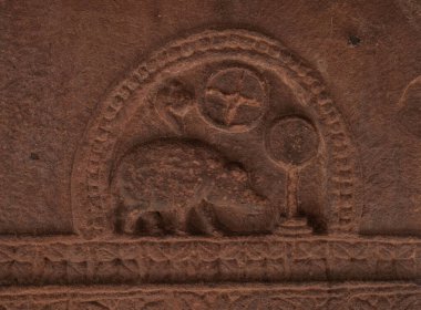 Aihole, 412. yüzyılın en büyük taş ve mağara tapınağı. Hindistan.