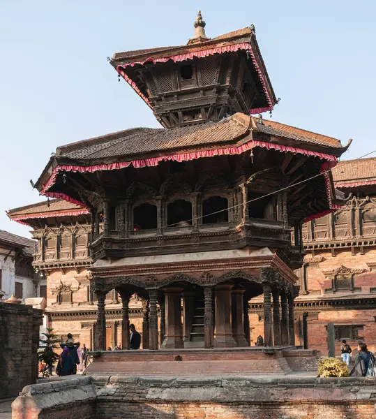 Bhaktapur, Nepal 'in başkenti Katmandu' nun doğusunda antik bir Nepal şehridir..