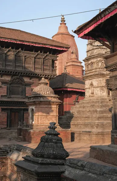 Bhaktapur, Nepal 'in başkenti Katmandu' nun doğusunda antik bir Nepal şehridir..