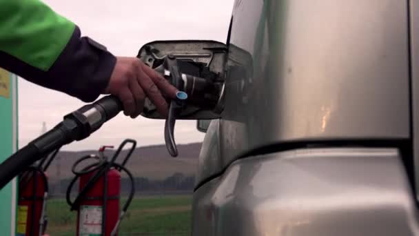 加油站现代Suv汽车的液化气充填 — 图库视频影像
