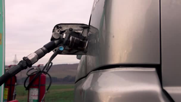 Enchimento Glp Carro Suv Moderno Posto Gasolina — Vídeo de Stock