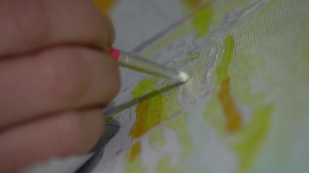 Малювати Номерами Крупним Планом Жіноча Рука Пензлем Активне Дозвілля Вдома — стокове відео