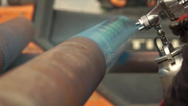 Måla Metallprodukter Med Pulverfärg Process Vid Tillverkningen — Stockvideo