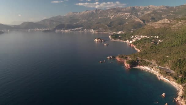 Aerial Video Famous Tourist Location Sveti Stefan Island Picturesque Adriatic — Vídeo de Stock